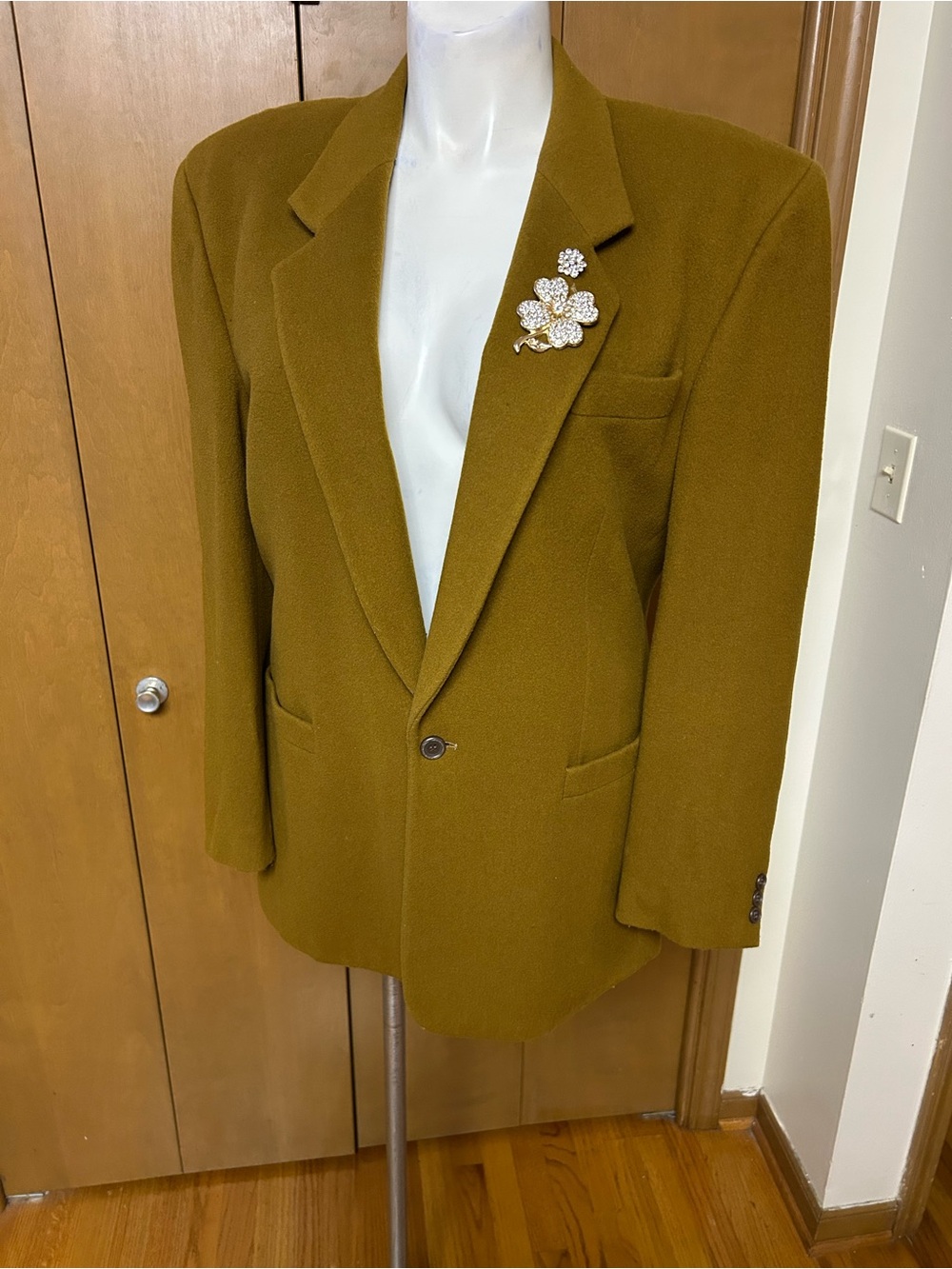 Olive Green Men's / Women’s Single-Button Blazer by Emilio Zenni